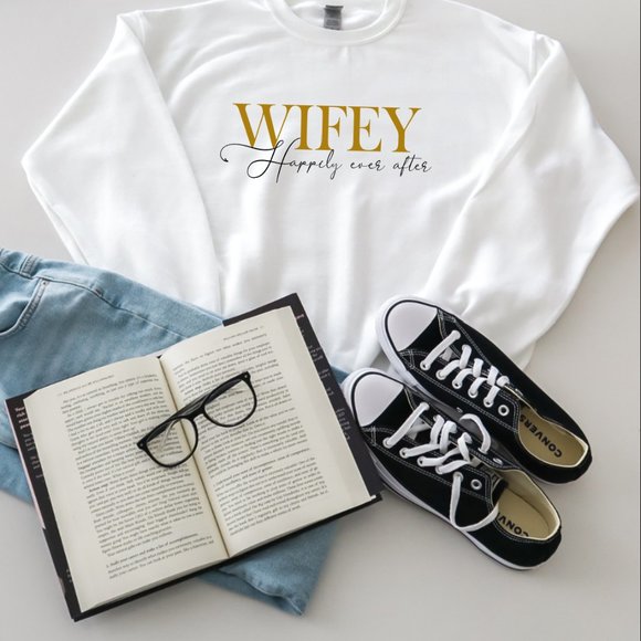 Matching Couples Outfit - Hubby & Wifey Happily Ever After - Picture 3 of 7